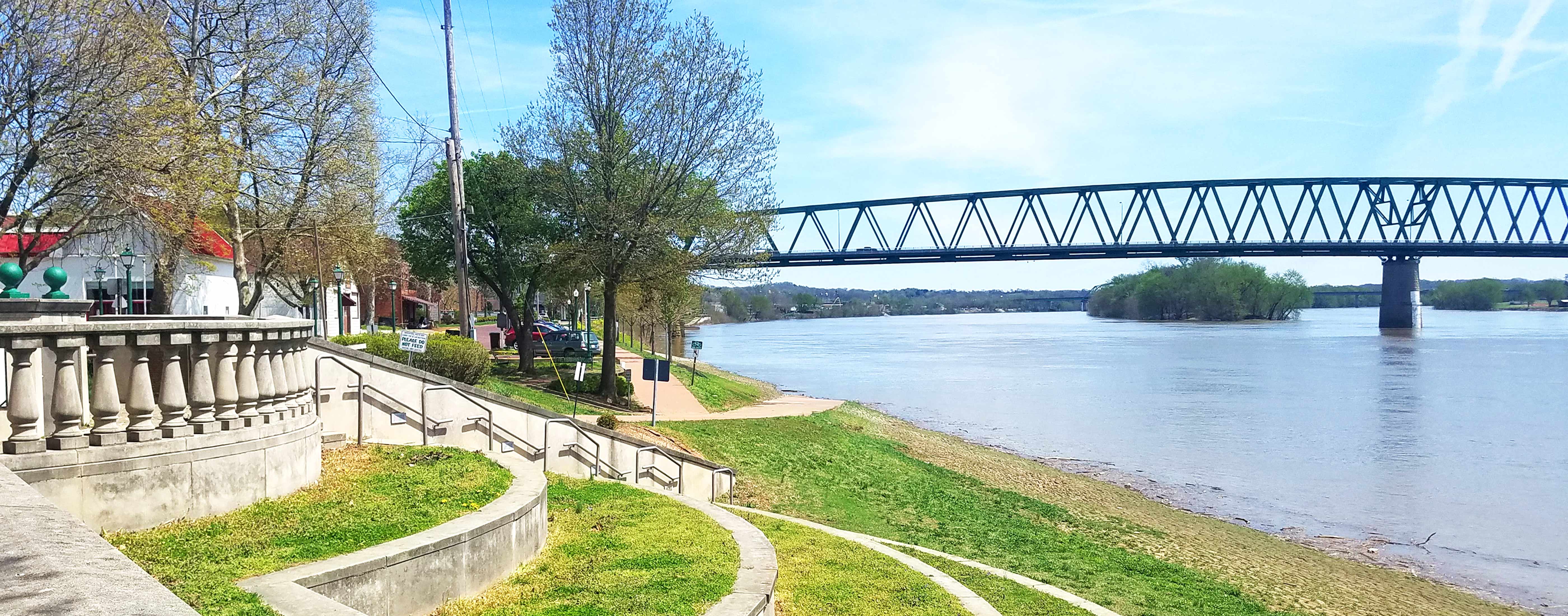 A beautiful view of the Downtown Marietta, Ohio riverfront.