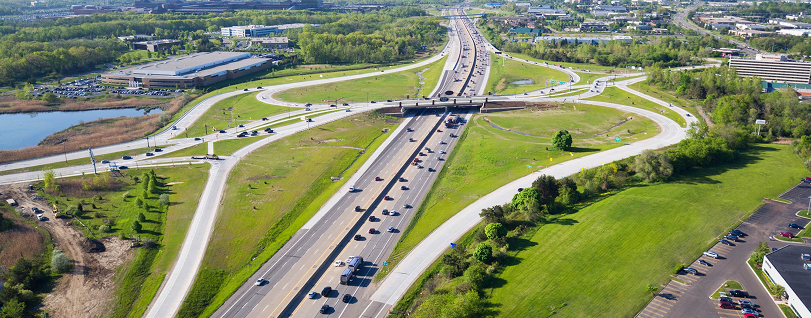The Diverging Diamond Interchange located at Auburn Hills, MI’s I-75 and University Drive improves traffic flow and safety.