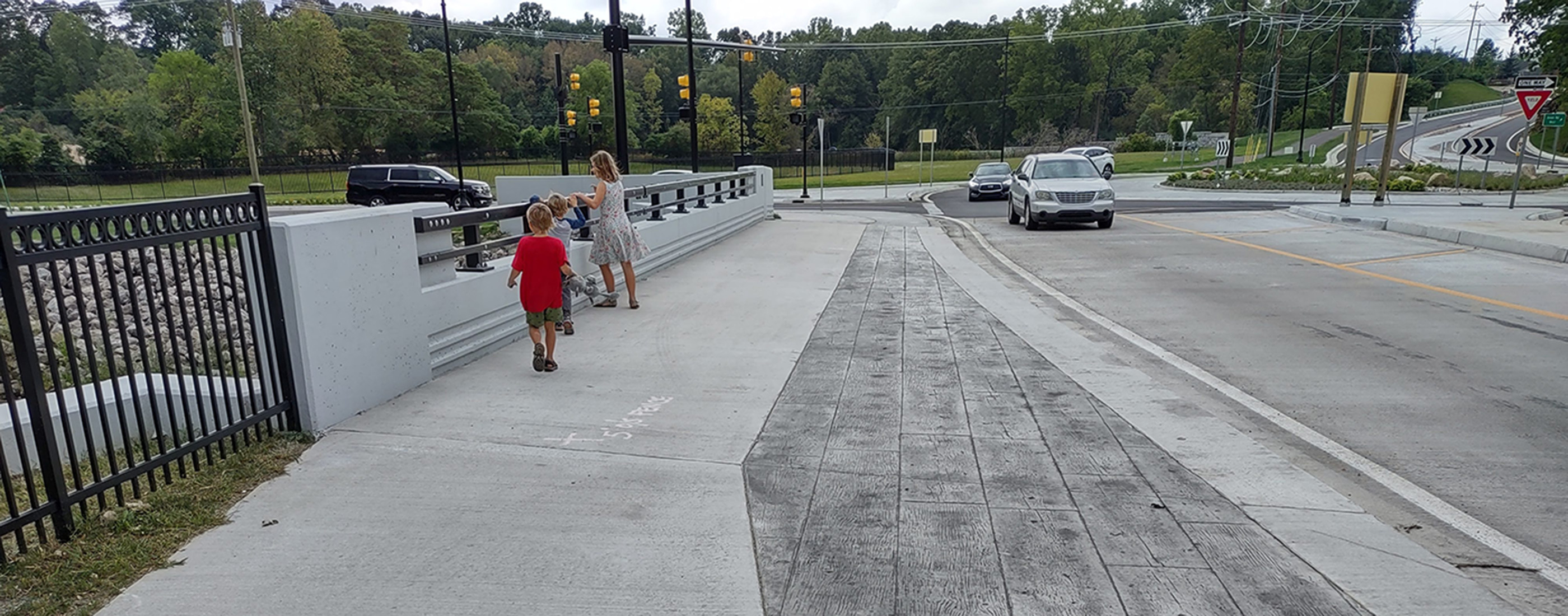 New bridge offers wide sidewalks that improve pedestrian safety and access to amenities within the corridor.
