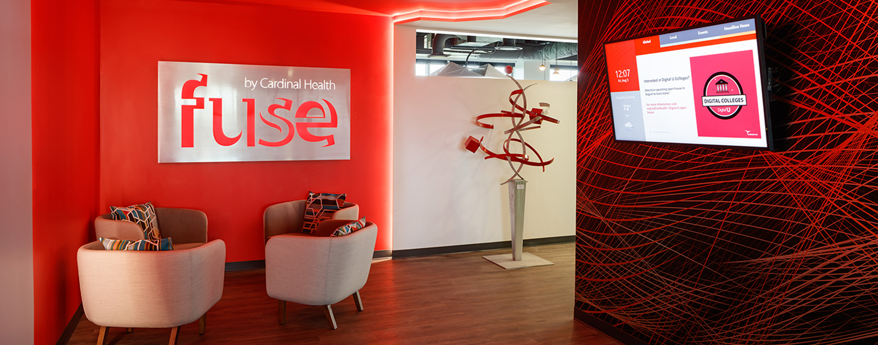 Informal teaming space at the Fuse Innovation Center.