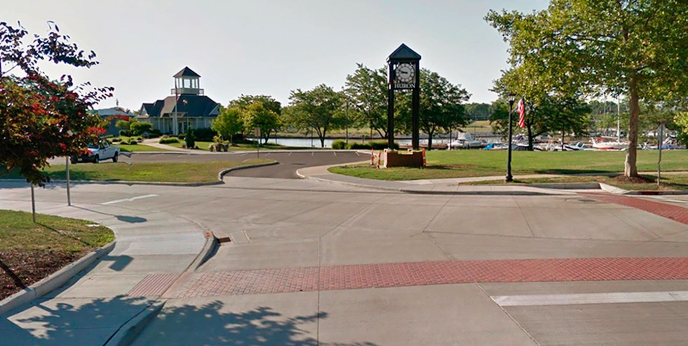Huron, Ohio’s updated streetscape by OHM Advisors includes wider sidewalks and aesthetic street lighting.