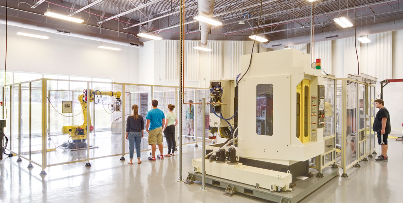 Hands-on problem solving and student collaboration takes place in the lab of Marysville STEM Early College High School.