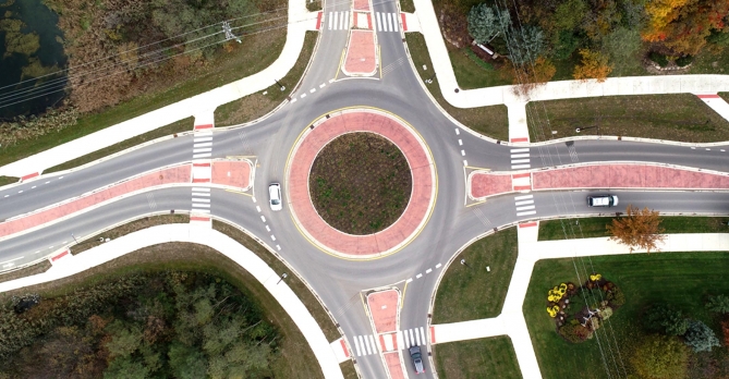 A birds eye view of the single-lane Nixon/Green/Dhu Varren Roundabout.