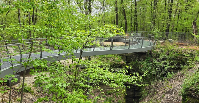 Glass bridge at Nelson-Kennedy Ledges State Park