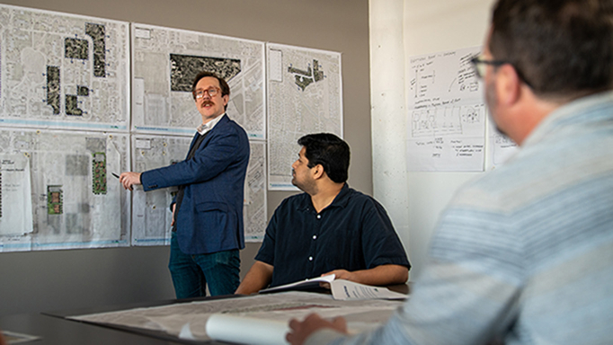 Employee presenting a project to the team